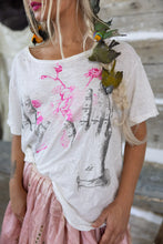 Load image into Gallery viewer, Magnolia Pearl Art Of Palm T
