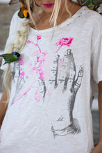 Load image into Gallery viewer, Magnolia Pearl Art Of Palm T
