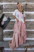 Load image into Gallery viewer, Magnolia Pearl Art Of Palm T
