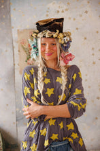 Load image into Gallery viewer, Magnolia Pearl Star Appliqué Viggo T
