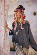 Load image into Gallery viewer, Magnolia Pearl Star Applique Fritza Hoodie
