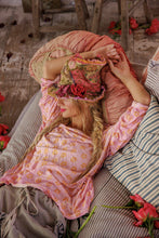 Load image into Gallery viewer, Magnolia Pearl Viggo T
