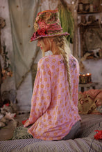 Load image into Gallery viewer, Magnolia Pearl Viggo T
