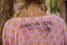 Load image into Gallery viewer, Magnolia Pearl Viggo T
