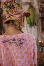 Load image into Gallery viewer, Magnolia Pearl Viggo T
