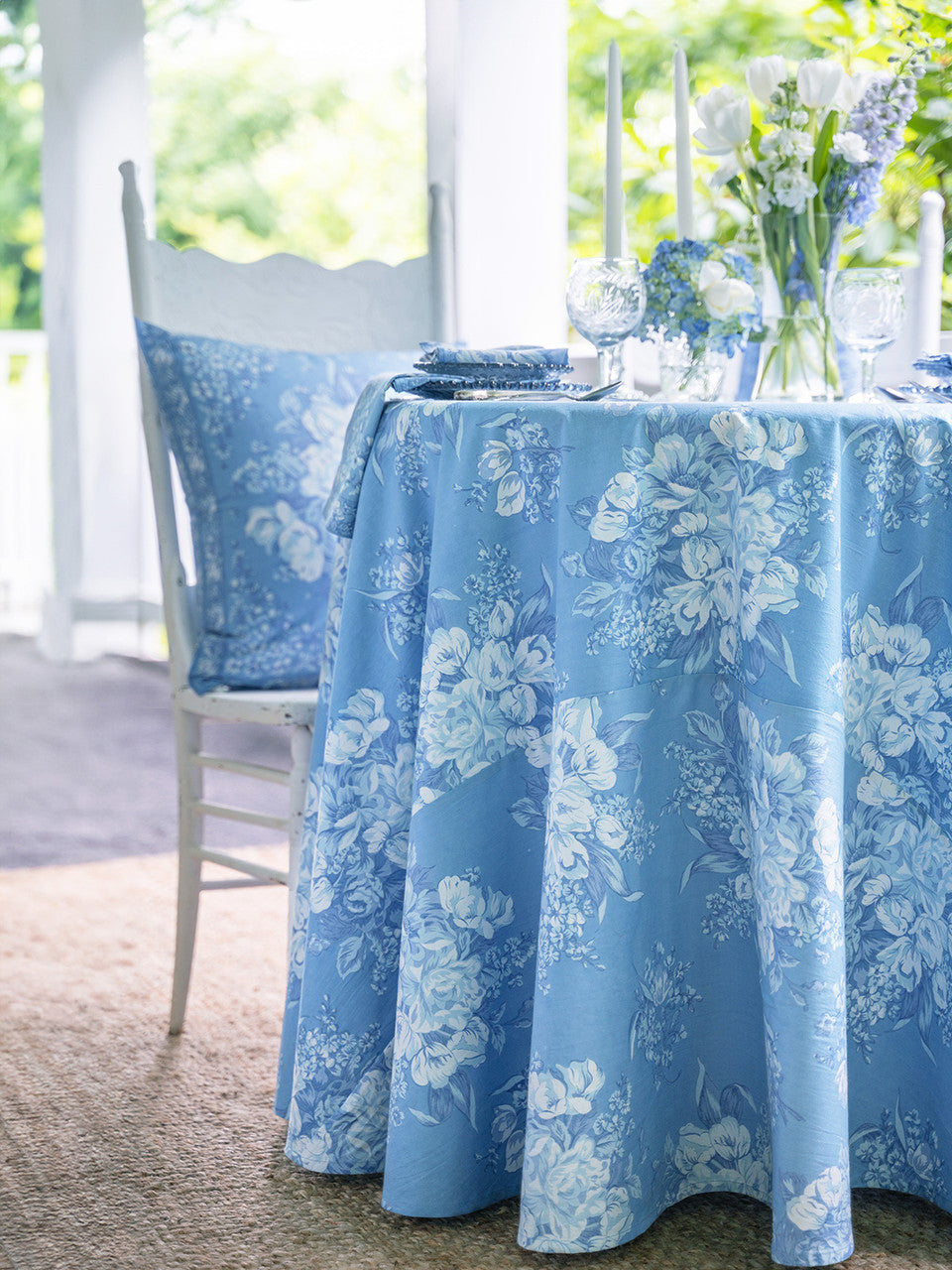 April Cornell Blanche Round Cloth
