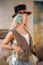 Load image into Gallery viewer, Magnolia Pearl Patchwork Andriy Vest
