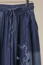 Load image into Gallery viewer, Mello Frayed Star Patch Denim Wide Pants
