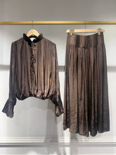 Load image into Gallery viewer, CHOKLATE PARIS Reese set blouse &amp; flowing skirt

