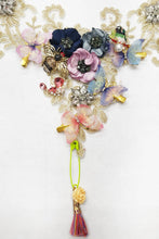 Load image into Gallery viewer, Aratta Queen Victoria Pinned Necklace
