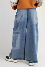 Load image into Gallery viewer, Easel Patchwork Printed Washed Denim Pants
