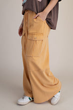 Load image into Gallery viewer, Easel Washed Terry Cargo Sweatpants
