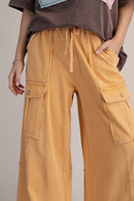 Load image into Gallery viewer, Easel Washed Terry Cargo Sweatpants
