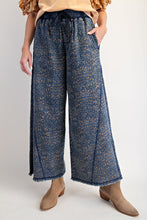 Load image into Gallery viewer, Easel Animal/Floral Printed Washed Denim Pants
