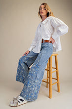 Load image into Gallery viewer, Easel Floral Print Bell Bottom Pants
