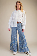 Load image into Gallery viewer, Easel Floral Print Bell Bottom Pants
