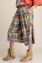 Load image into Gallery viewer, Easel Plaid Woven Wide Leg Capri Pants
