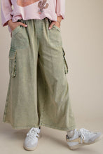 Load image into Gallery viewer, Easel Mineral Washed Cargo Knit Pant
