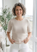 Load image into Gallery viewer, Elietian Elbow Sleeve Top Regular
