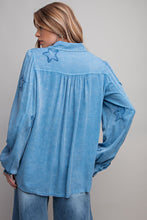 Load image into Gallery viewer, Easel Star Patch Washed Button Down Shirt

