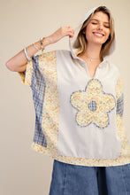 Load image into Gallery viewer, Easel Flower and Plaid Printed Hoodie Pullover
