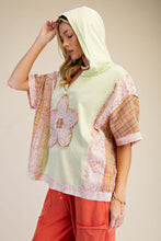 Load image into Gallery viewer, Easel Flower and Plaid Printed Hoodie Pullover
