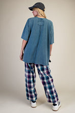 Load image into Gallery viewer, Easel Crochet Pocket Mineral Washed Top
