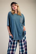 Load image into Gallery viewer, Easel Crochet Pocket Mineral Washed Top
