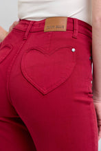Load image into Gallery viewer, Judy Blue Jeans Heart Shaped Back Pockets HW 90's Straight
