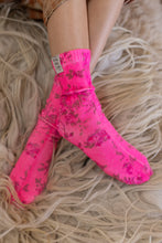 Load image into Gallery viewer, Magnolia Pearl Woven Maysie Socks
